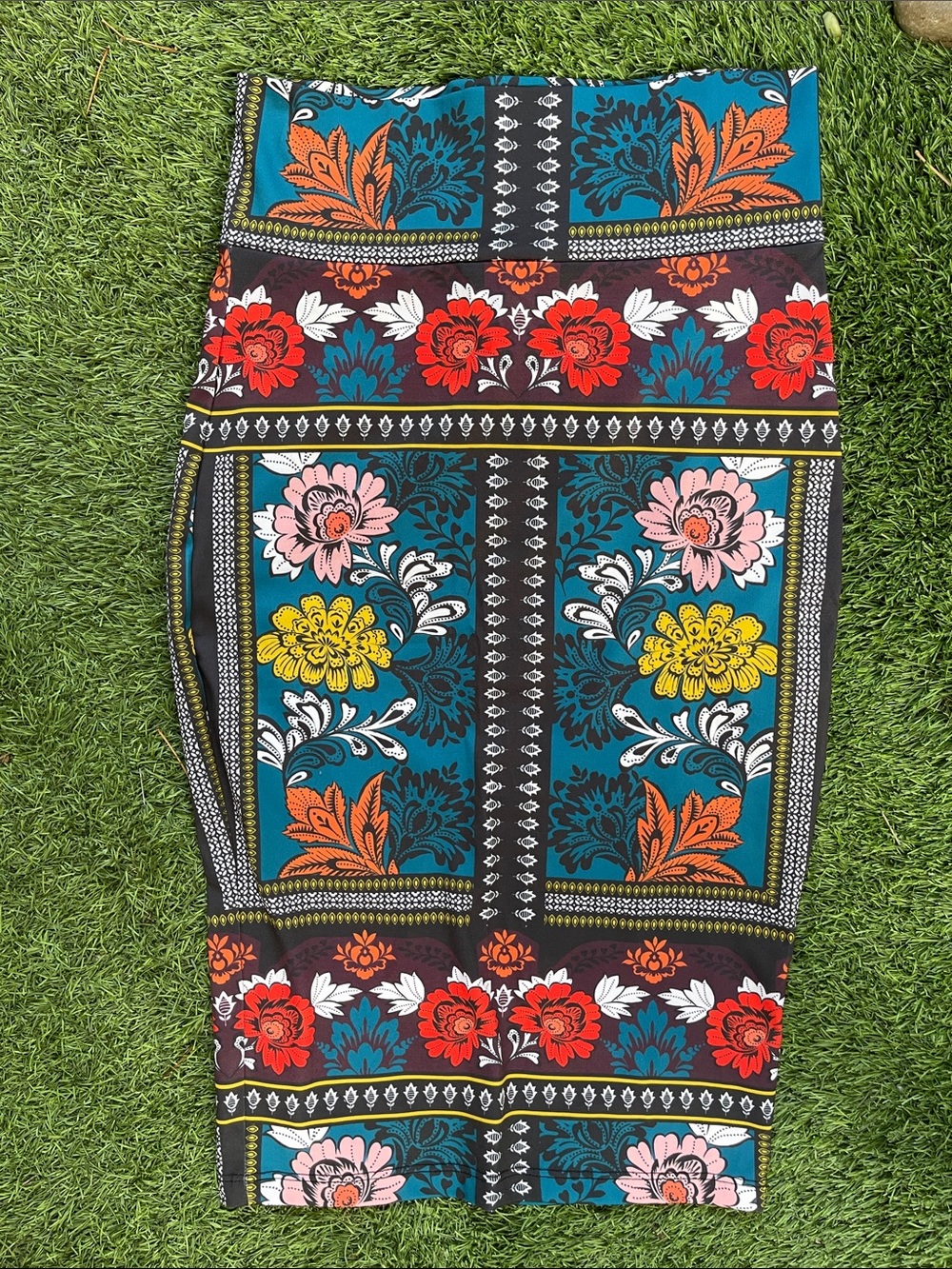 bebe Teal Floral Midi Skirt with Multicolor Print